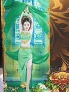 凭借一组古装照走红，网友赞：惊为天人！